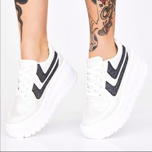 NWOT Dolls Kill Chill Walk It Out Platform Sneaker
